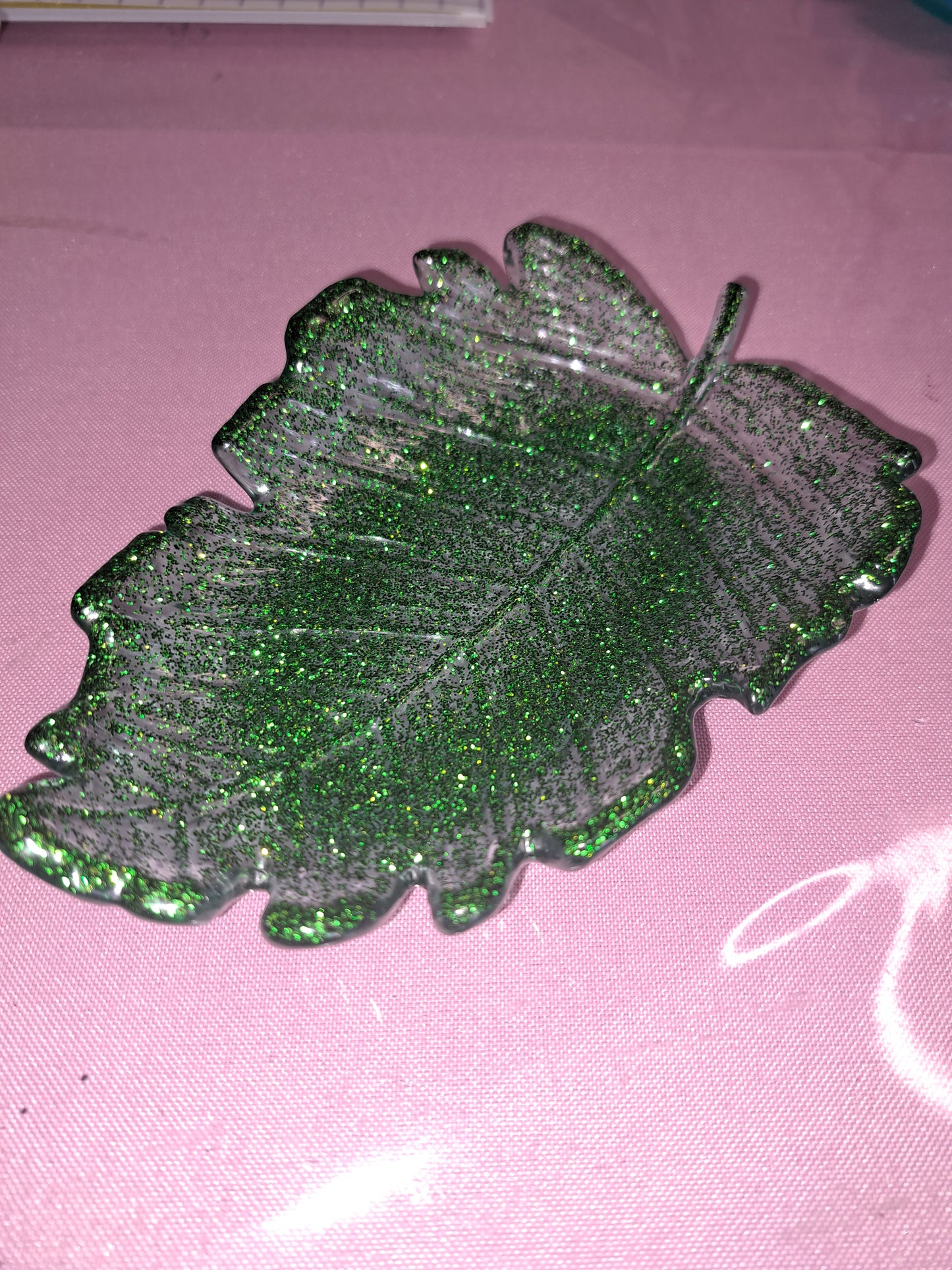 Vide poche feuille vert et paillettes