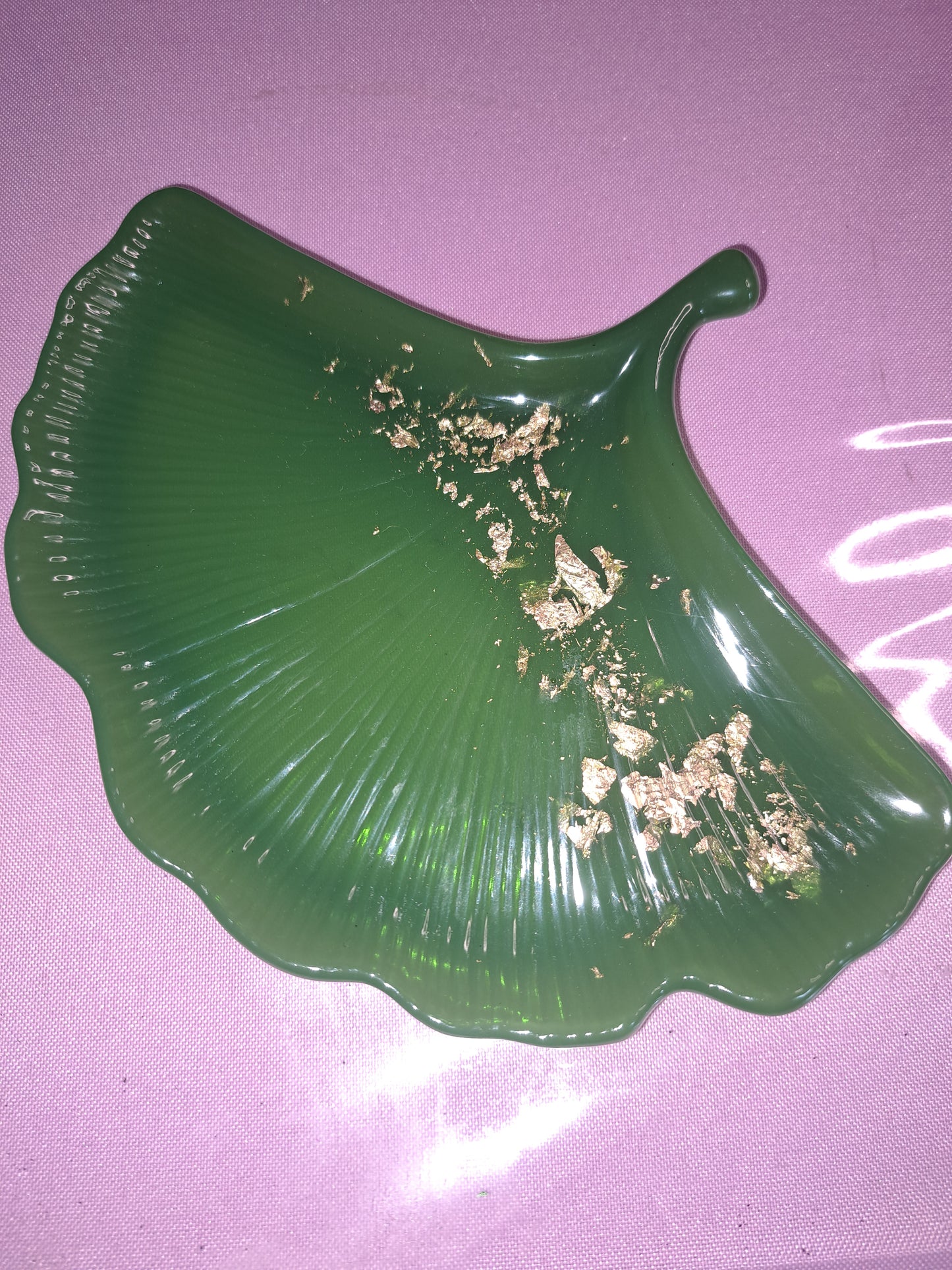 Vide poche vert feuilles or